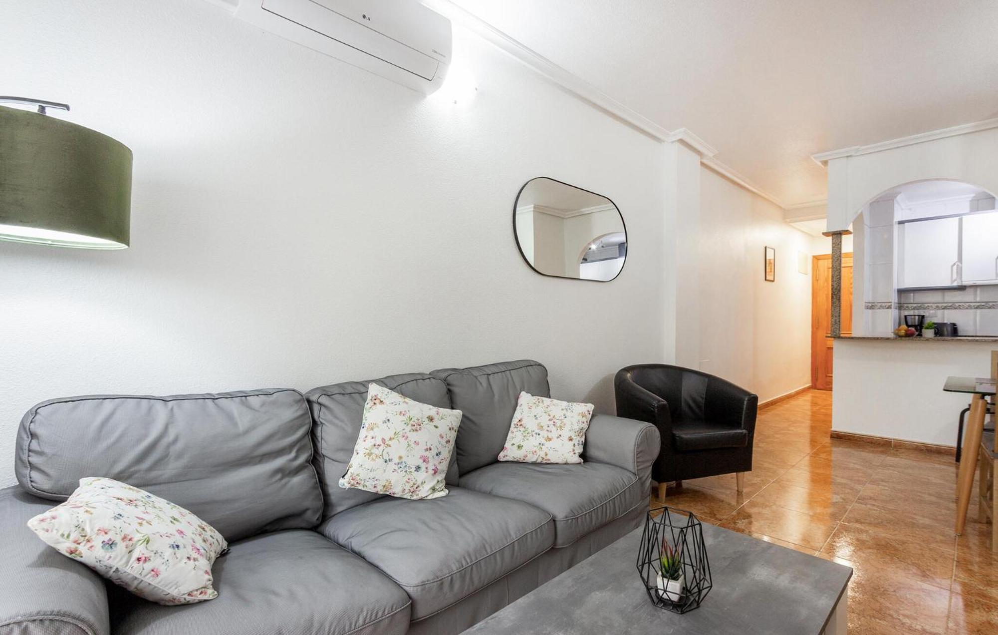 Amazing Apartment In Torrevieja With Kitchen Exterior foto