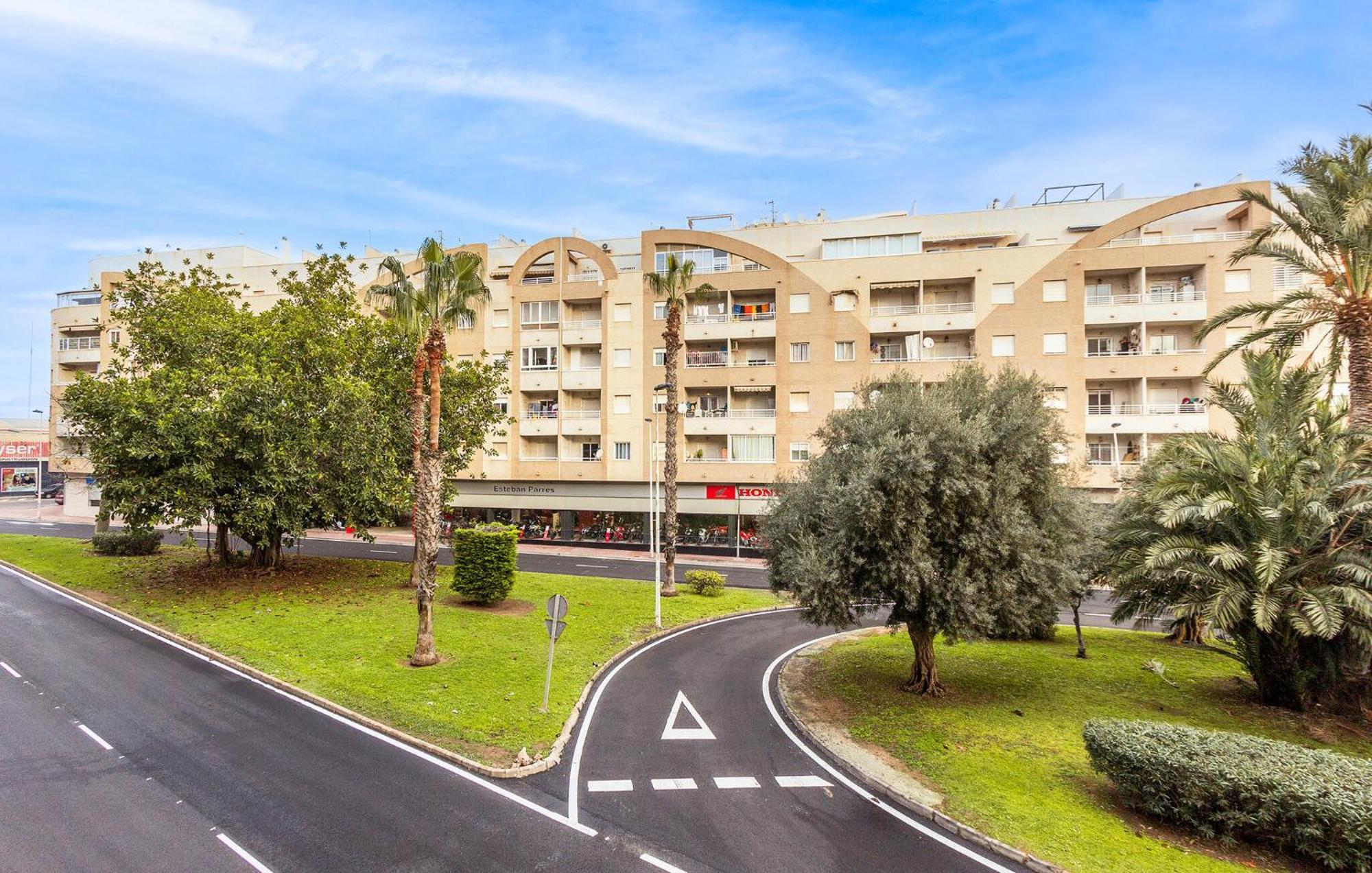 Amazing Apartment In Torrevieja With Kitchen Exterior foto